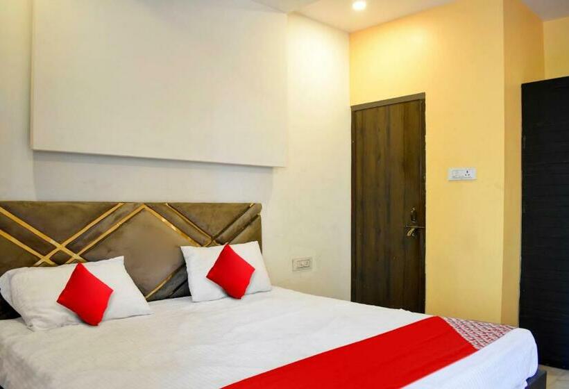 三人经典房间, O Club Toronto