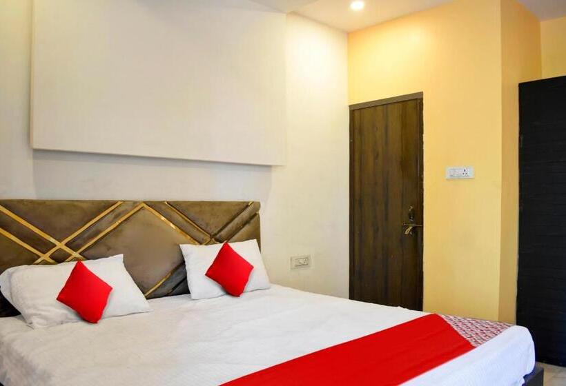 三人经典房间, O Club Toronto