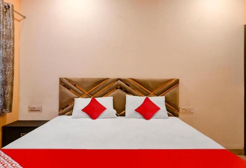 三人经典房间, O Club Toronto