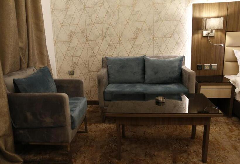 סטודיו דלוקס, فندق دان الذهبي