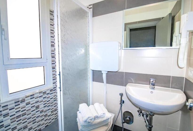 اتاق استاندارد, Dependance Londra Hotel Duca Di Kent