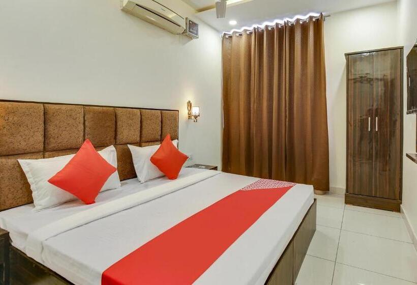 اتاق کلاسیک سه تخته, O Orchid Inn