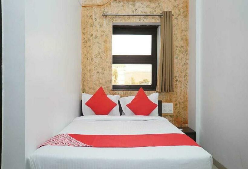 חדר קלאסי לשלושה, Oyo Flagship 81100  Sai Lodging