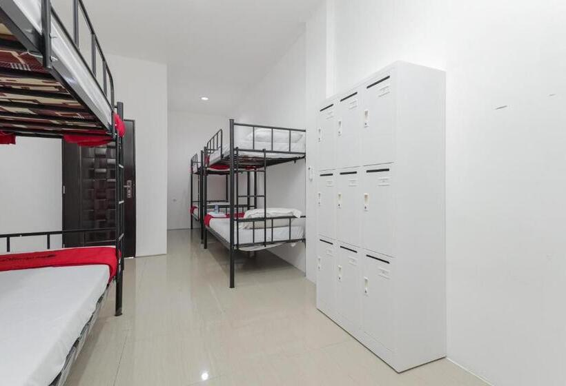 Кровать в Общей Комнате, Yayah Residence At Sawojajar Bogor Redpartner