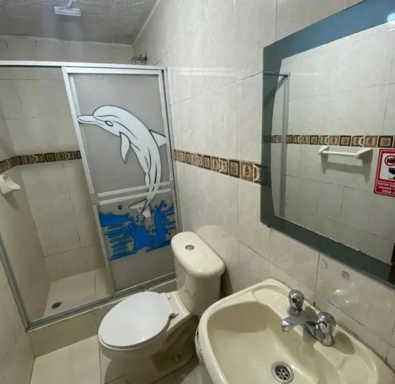 Standard Neljän Hengen Huone, Hostal Mollitiam