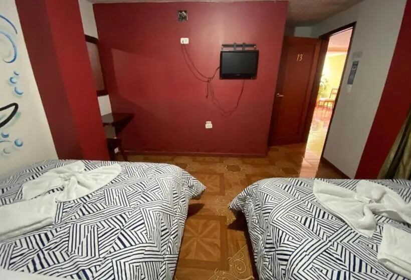 Standard Neljän Hengen Huone, Hostal Mollitiam
