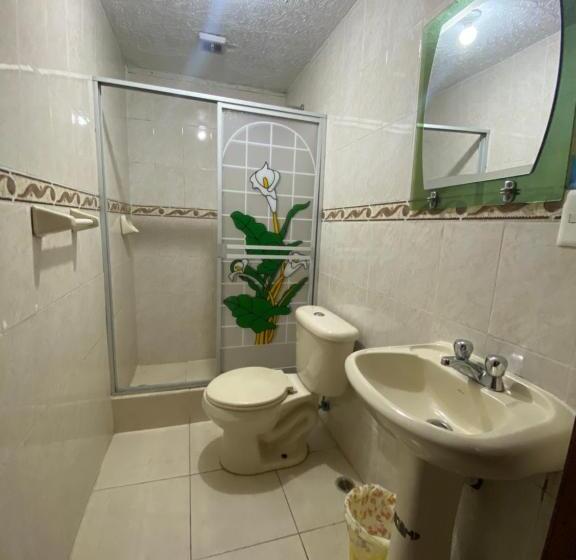اتاق کلاسیک چهارنفره, Hostal Mollitiam