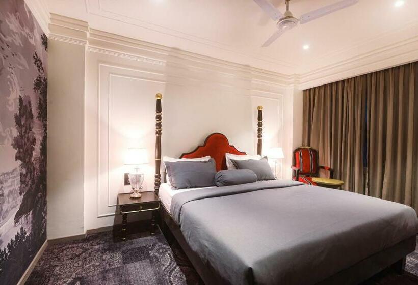 Quarto Deluxe, The Saga