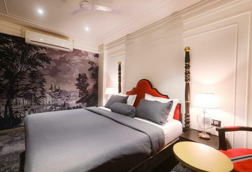 Quarto Deluxe, The Saga