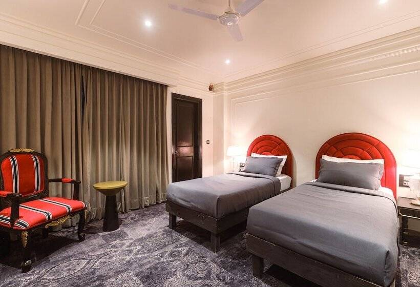 Quarto Deluxe, The Saga