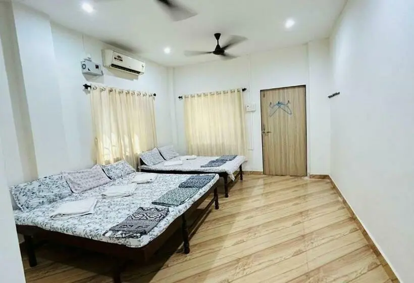デラックスルーム, Stay On The Way Resort Mandwa Alibag