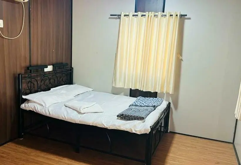 デラックスルーム, Stay On The Way Resort Mandwa Alibag