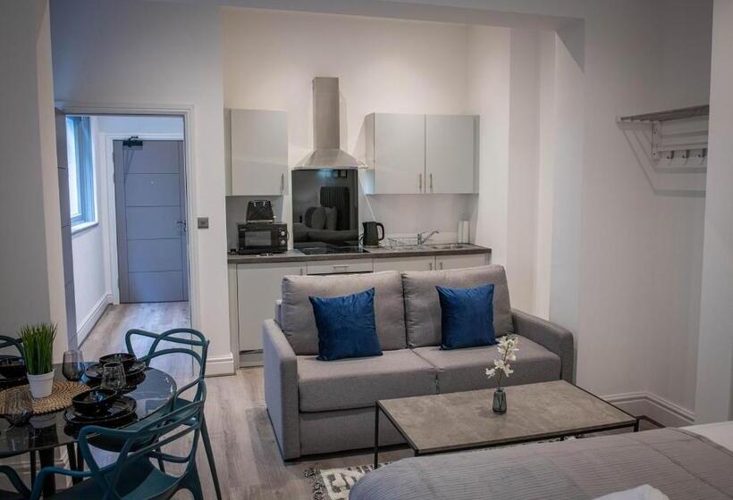 استودیوی استاندارد, Dream Apartments Harrington Street Liverpool