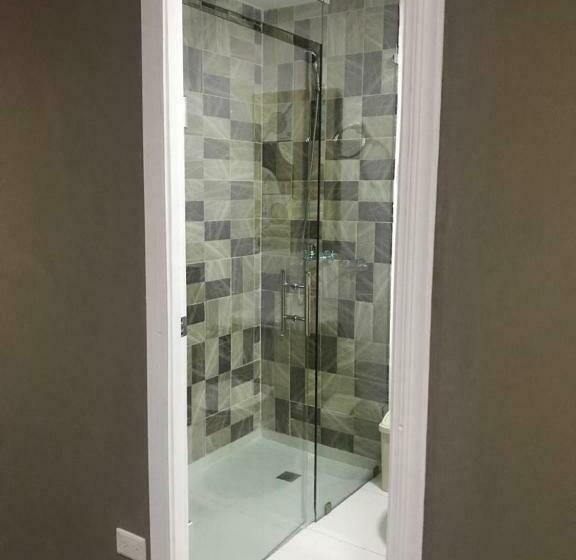 اتاق لوکس, First Class