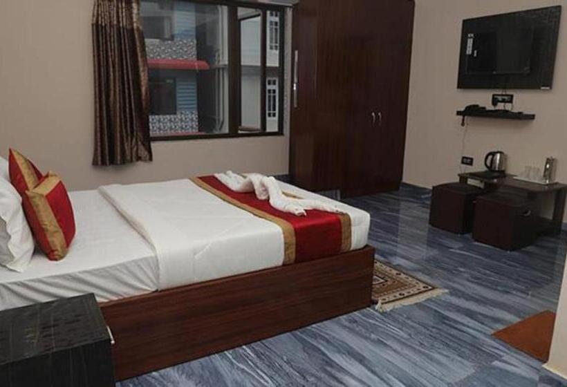 Номер Deluxe, Fabhotel Flowery Pekoe Inn