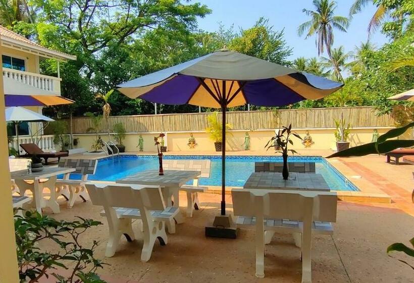 プールビュースタンダードルーム, La Villa D Alex