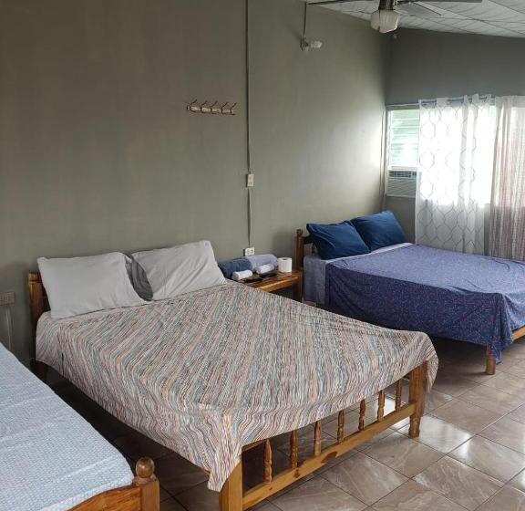 اتاق لوکس خانوادگی, Hostal El Porrón