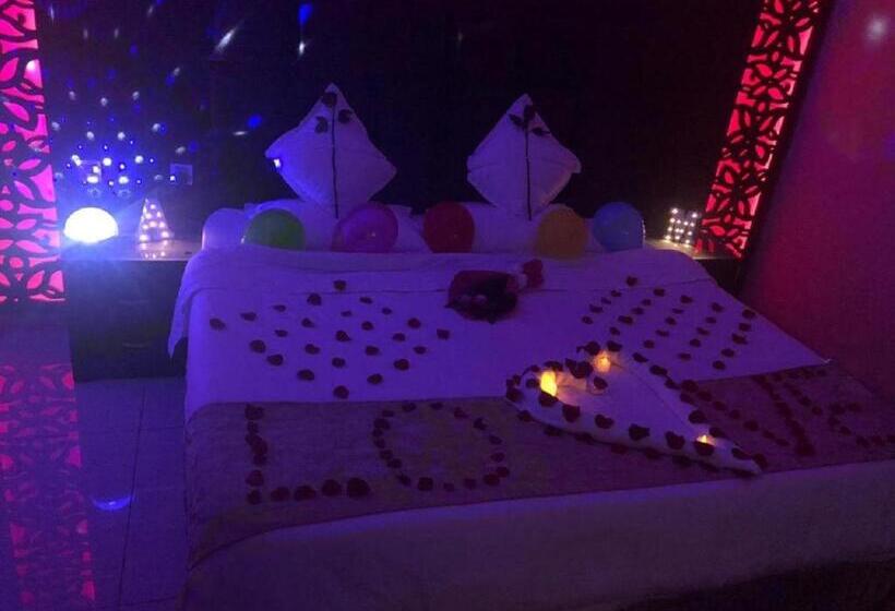 سوئیت با تخت بزرگ, نزل السلطان للأجنجة الفندقية