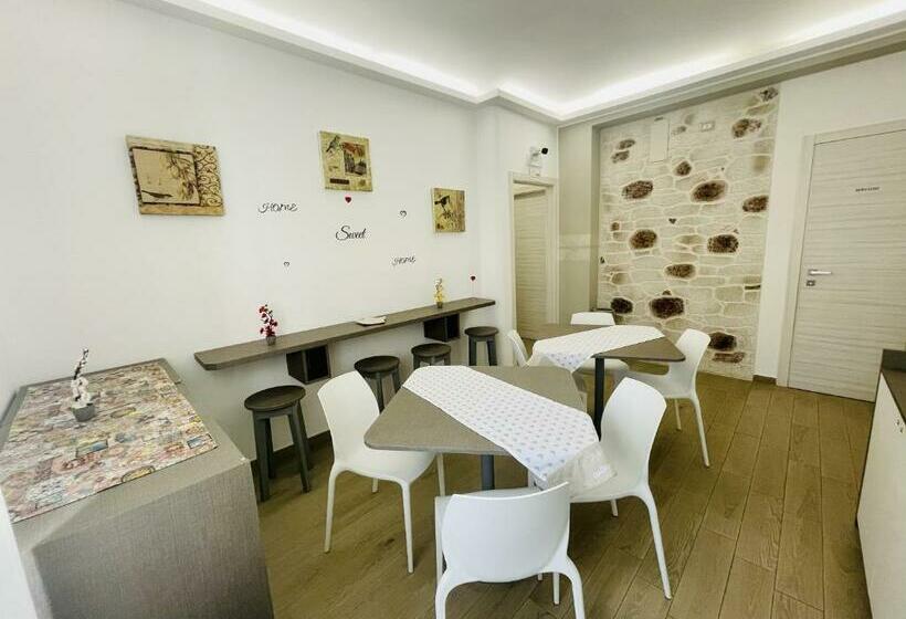 اتاق استاندارد چهار تخته, La Trinacria