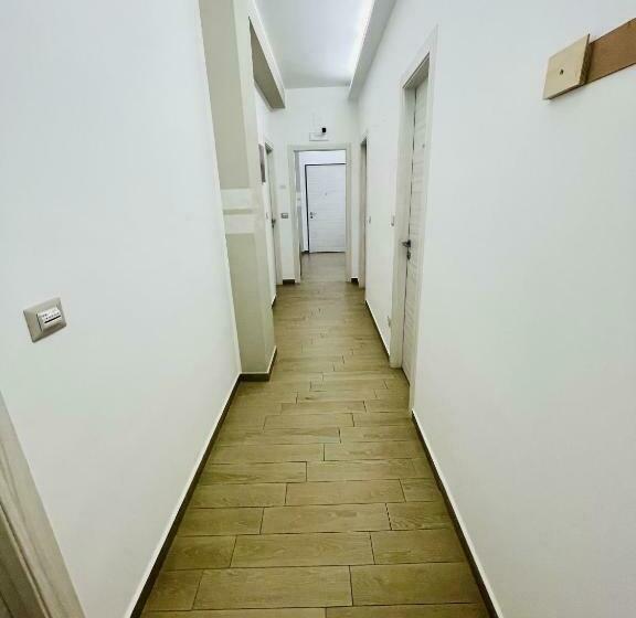 اتاق استاندارد چهار تخته, La Trinacria