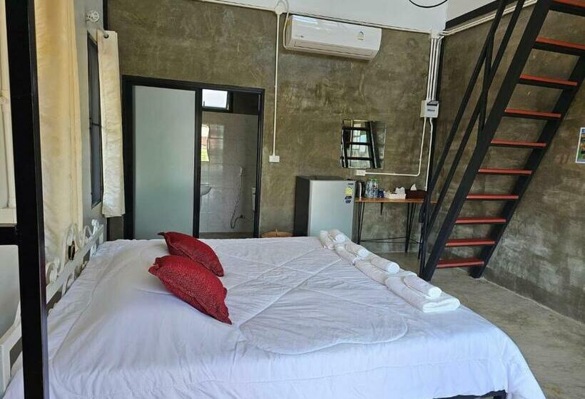 Family Suite, ไร่ปาริชาติ