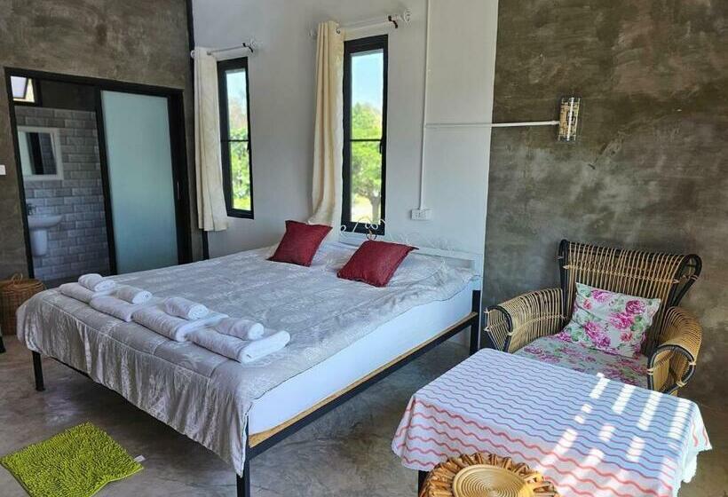 סוויטה משפחתית, ไร่ปาริชาติ