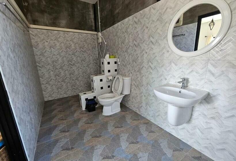 סוויטה משפחתית, ไร่ปาริชาติ