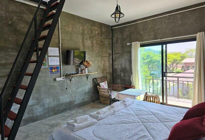 家庭套房, ไร่ปาริชาติ