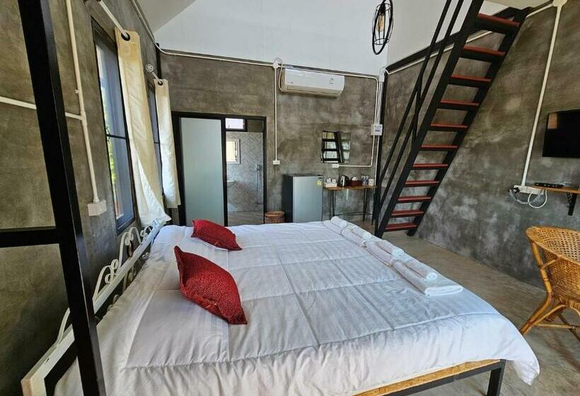 Családi Suite, ไร่ปาริชาติ