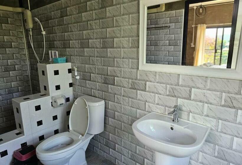 Family Suite, ไร่ปาริชาติ