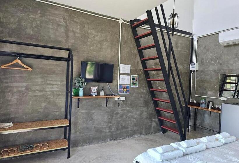 家庭套房, ไร่ปาริชาติ