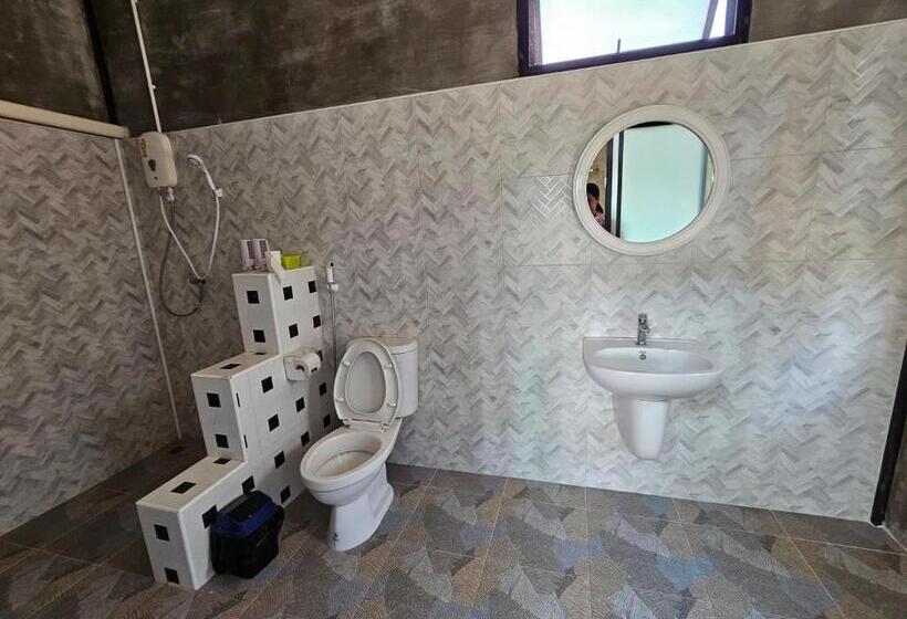 Family Suite, ไร่ปาริชาติ