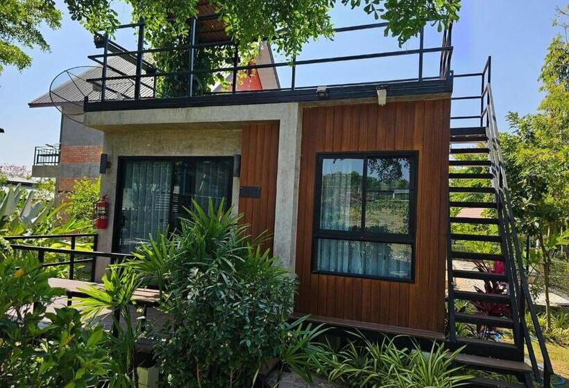 Standard Szoba, ไร่ปาริชาติ