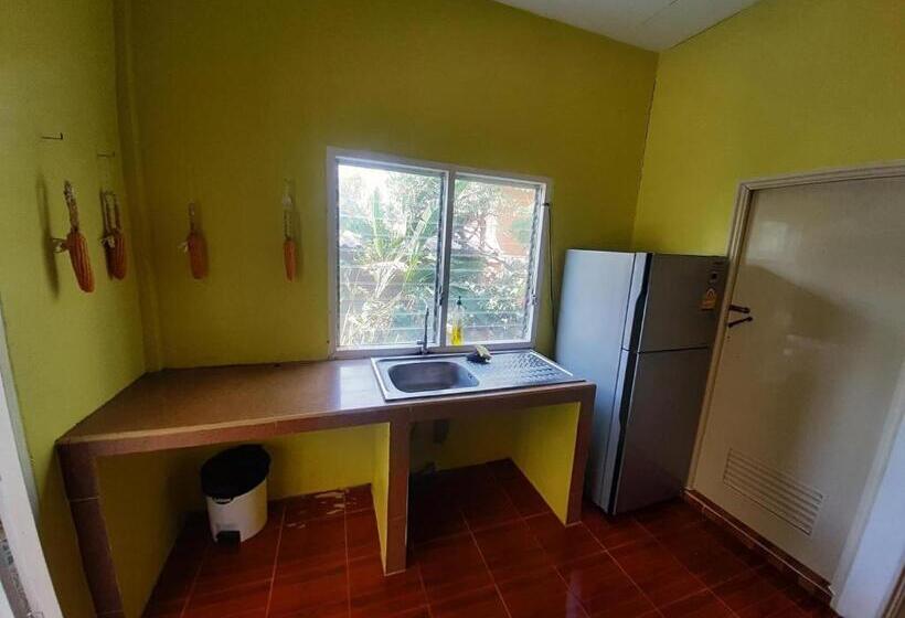 家庭间, ไร่ปาริชาติ