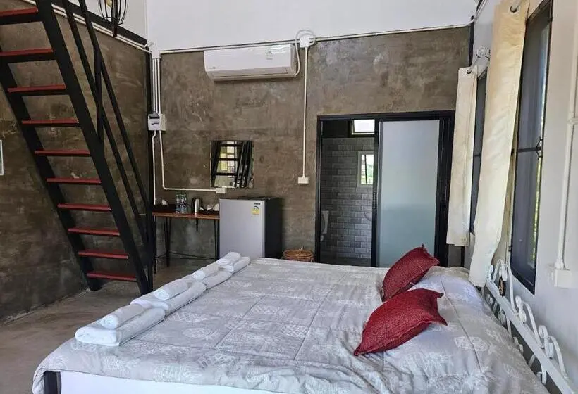 デラックスの４人部屋, ไร่ปาริชาติ