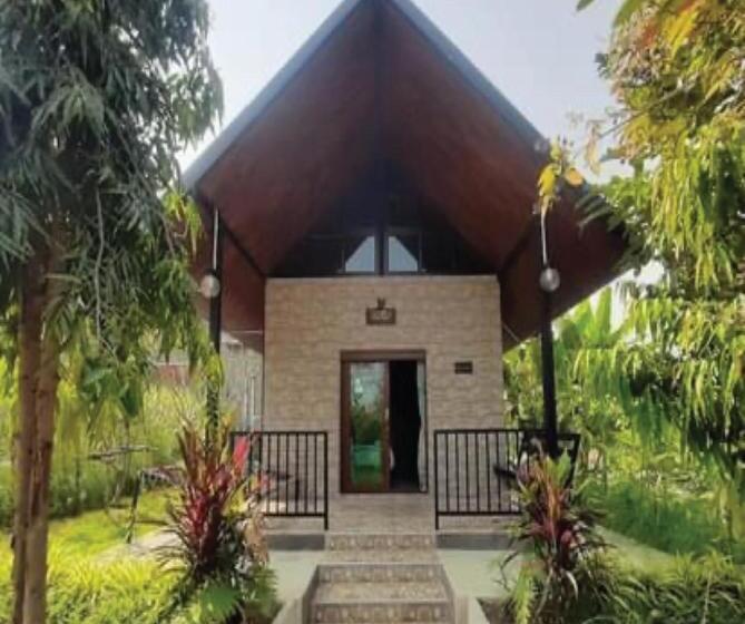 Deluxe Családi Szoba, ไร่ปาริชาติ