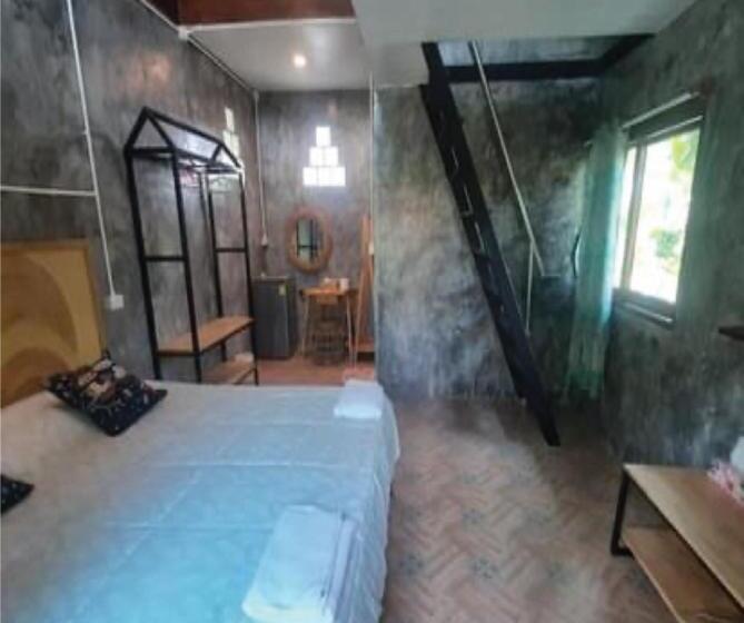 豪华家庭房间, ไร่ปาริชาติ