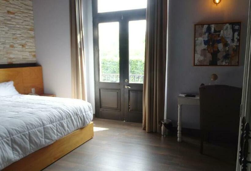 Полулюкс, Plaza De Armas