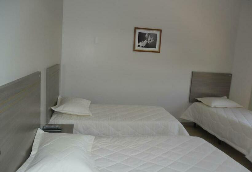 غرفة قياسية ثلاثية, Rancho Alegre Palace