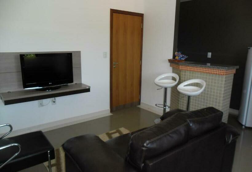 جناح, Rancho Alegre Palace