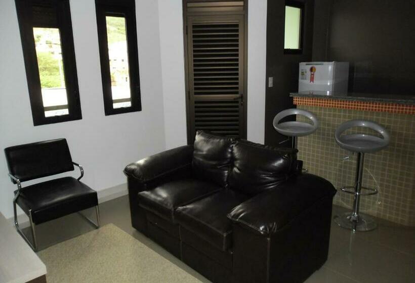 جناح, Rancho Alegre Palace