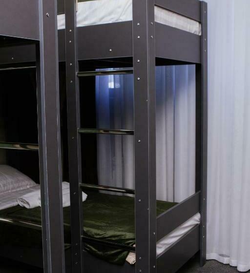 تختخواب در اتاق مشترک, Bed Pillow Hostel