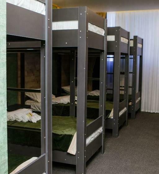 تختخواب در اتاق مشترک, Bed Pillow Hostel