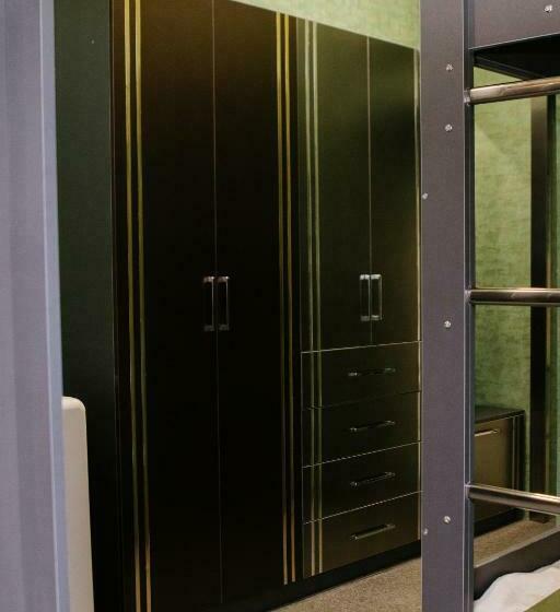 تختخواب در اتاق مشترک, Bed Pillow Hostel