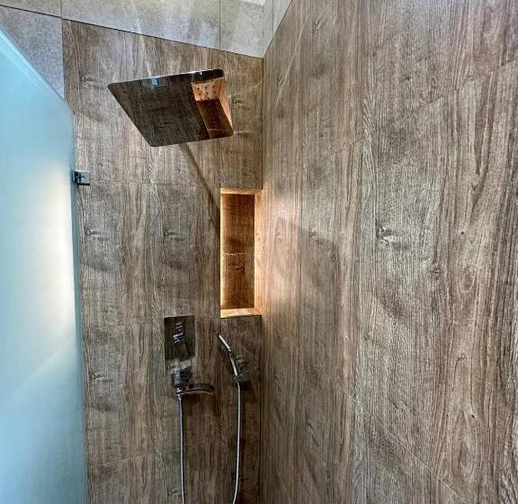 تختخواب در اتاق مشترک, Bed Pillow Hostel