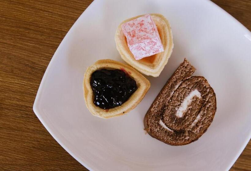 تختخواب در اتاق مشترک, Bed Pillow Hostel