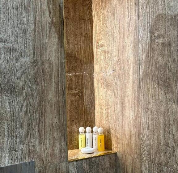 اتاق کلاسیک چهارنفره, Bed Pillow Hostel