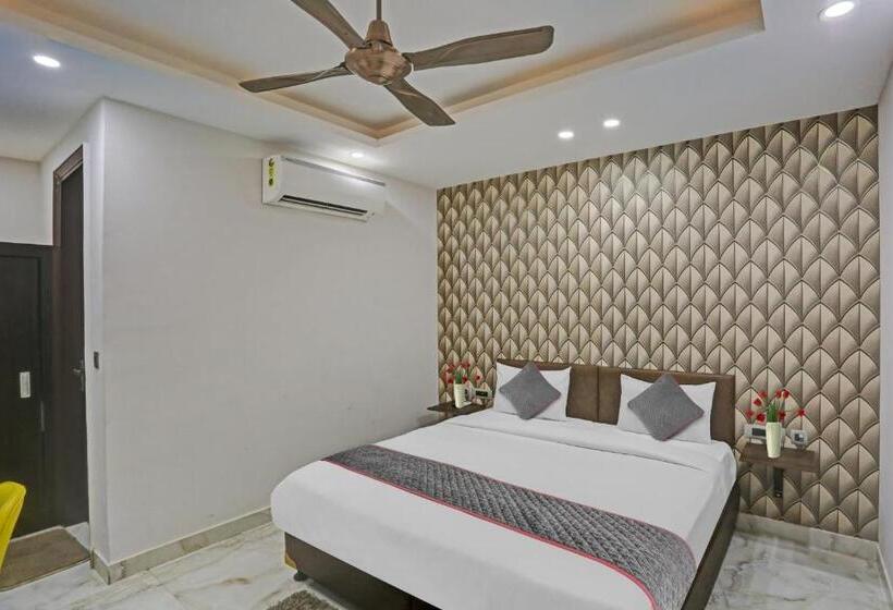 Pokój Trzyosobowy Klasyczny, Collection O Hotel The Telone Stay