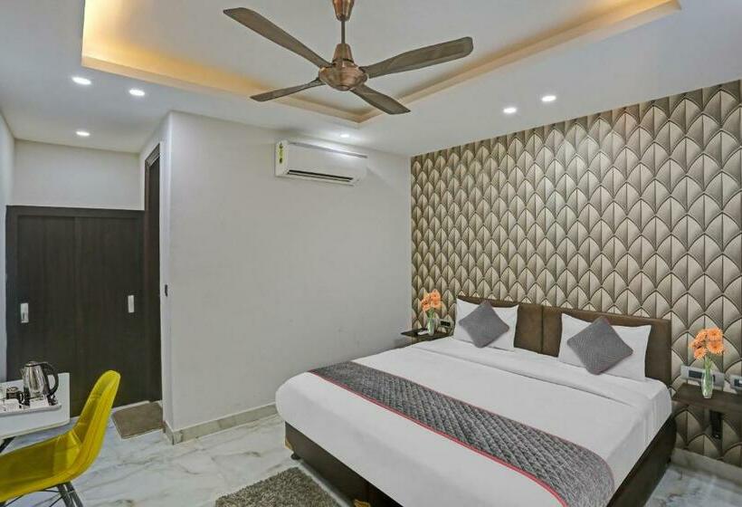 Pokój Trzyosobowy Klasyczny, Collection O Hotel The Telone Stay