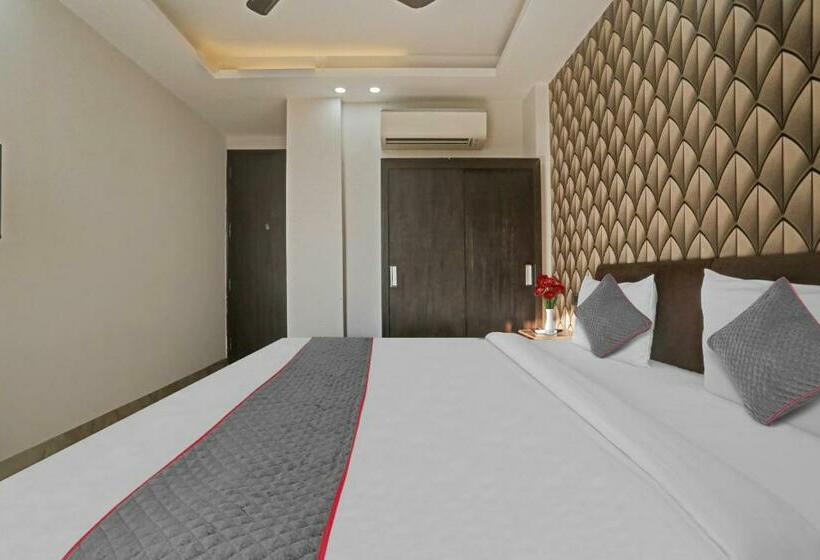 Pokój Trzyosobowy Klasyczny, Collection O Hotel The Telone Stay